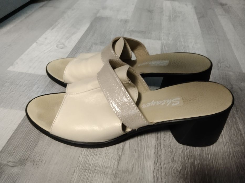 Шльопанці кожані.