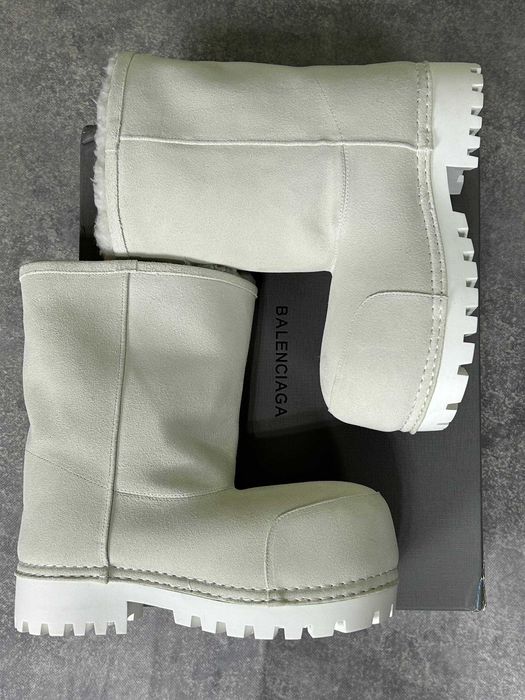 Чоботи BALENCIAGA ALASKA High Fur Boots white ботинки білі сапожки