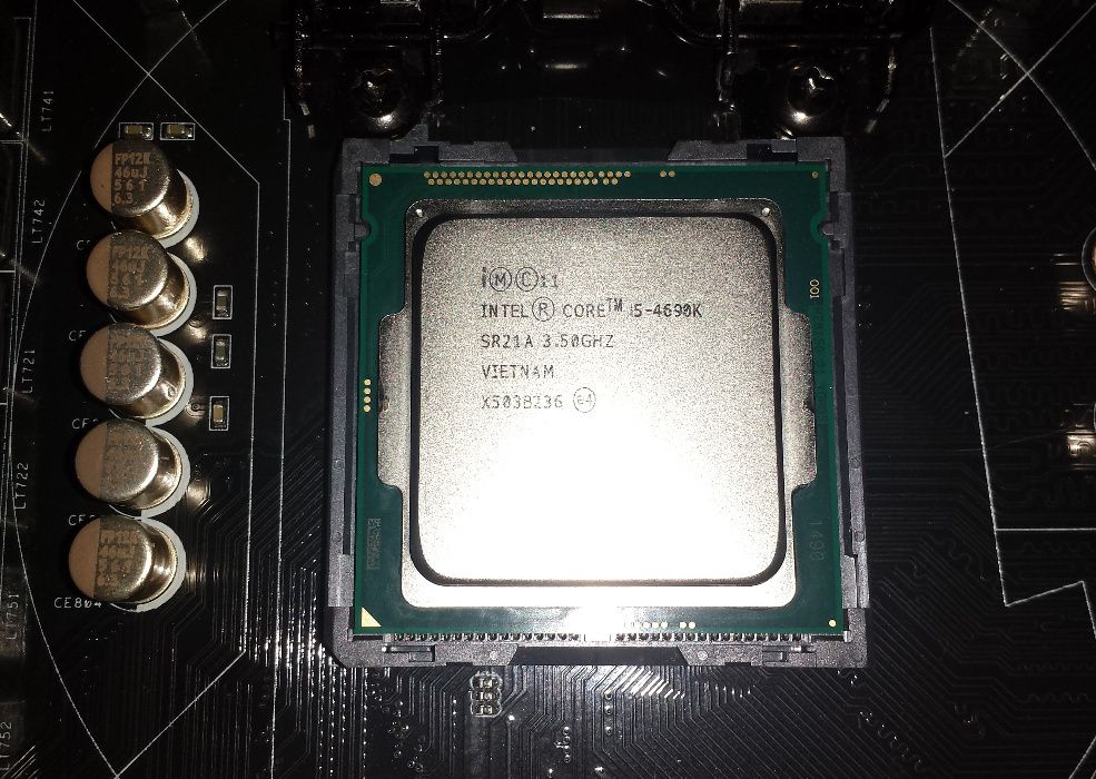 Intel i5-4690K (3.4 Ghz) - Processador (CPU) - Socket (LGA) 1150 (4)