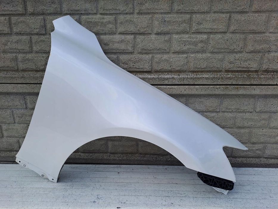 LEXUS IS 2 220 250 350 LIFT 2010-2013 BŁOTNIK PRAWY