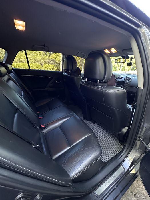 TOYOTA AVENSIS 2011р. 2.2 дизель від власника