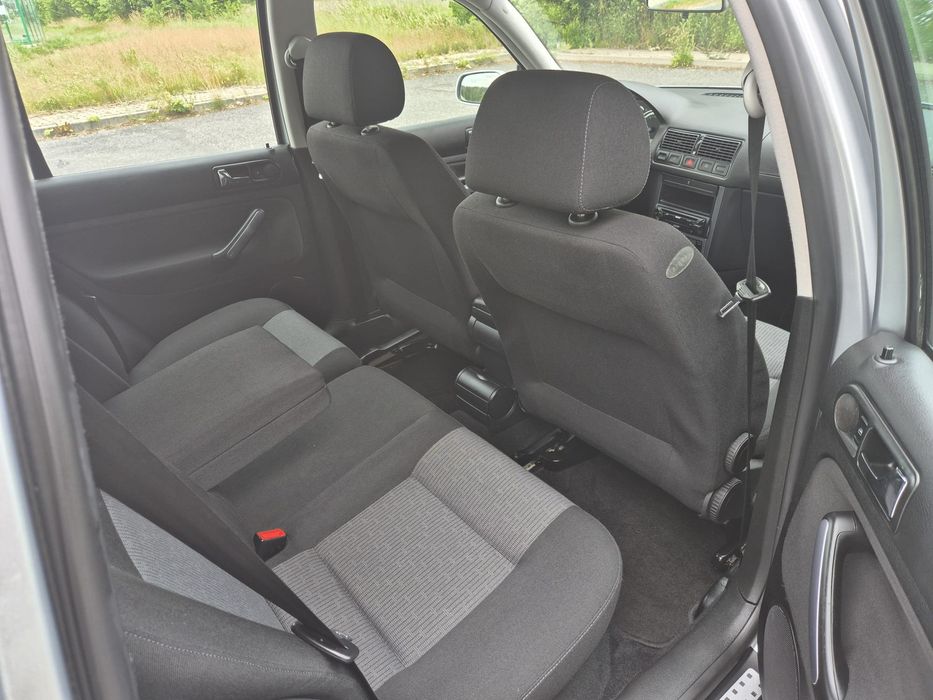 VW Golf IV 2003r. 1.6 Benzyna fsi Klimatronik Alus Książka Bezwypadek