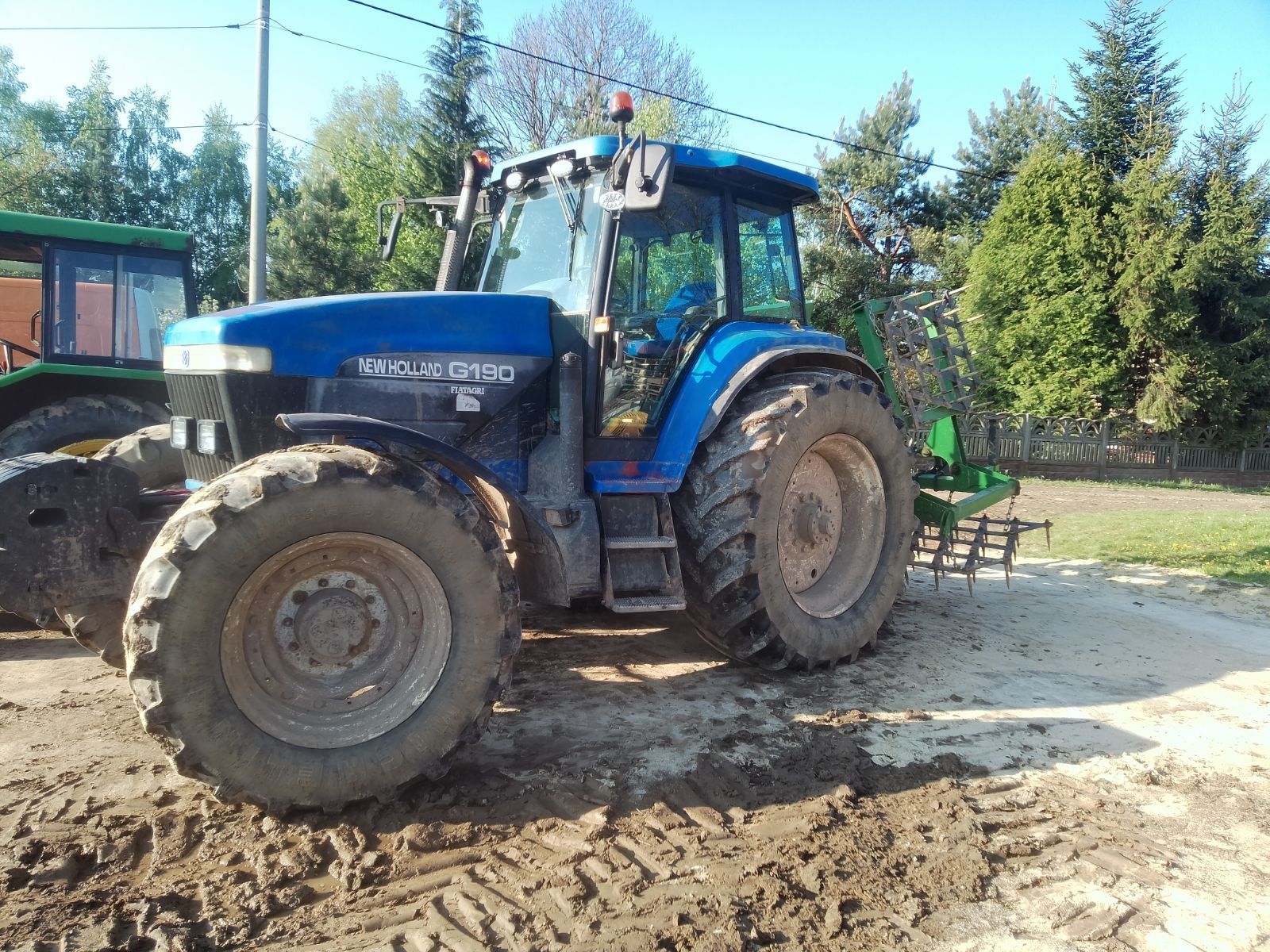 Ciągnik New Holland g 190