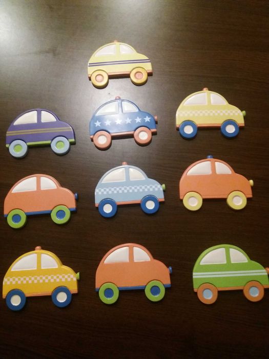 Carros de porcelana para decoração