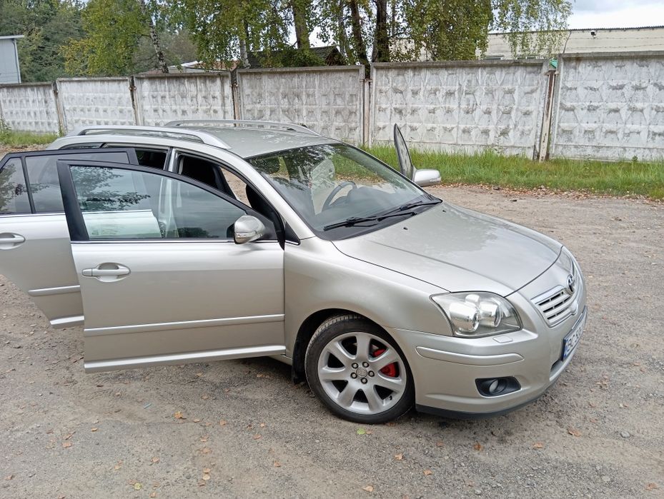 Продам власне авто в хорошому стані,пригнаний в одних роках 4 роки