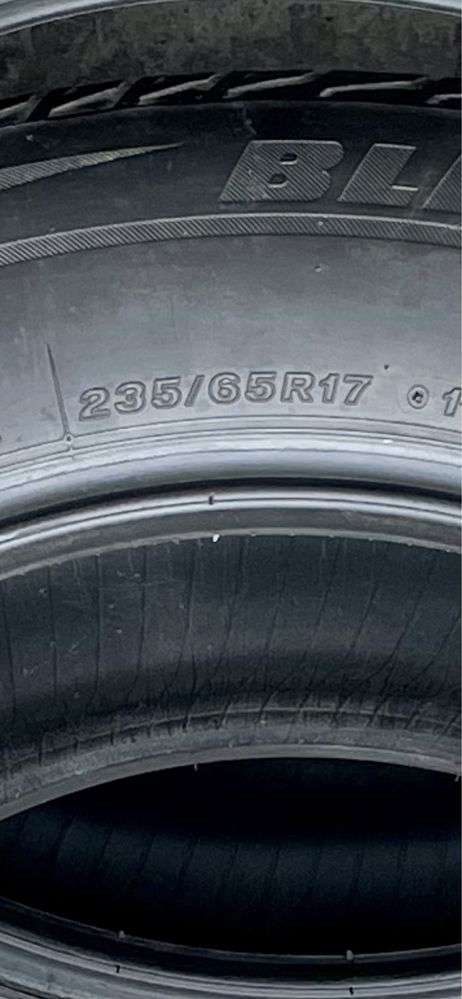 Резина Bridgestone Blizzak 235/65 R17 літо