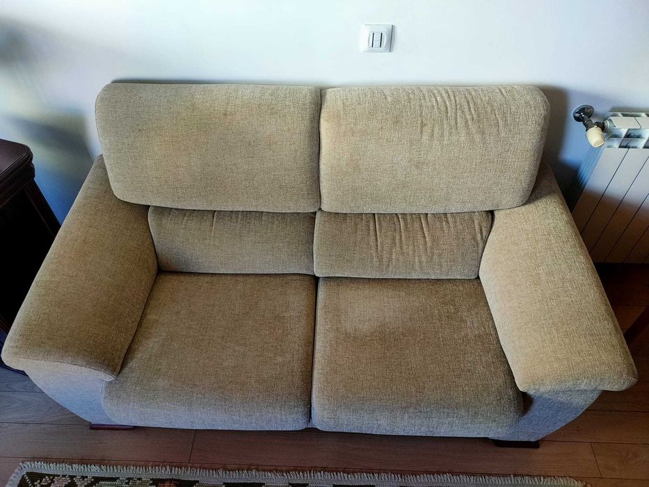 Vende-se Sofá Dicarmo 2 lugares, bancos extensíveis, óptimo estado