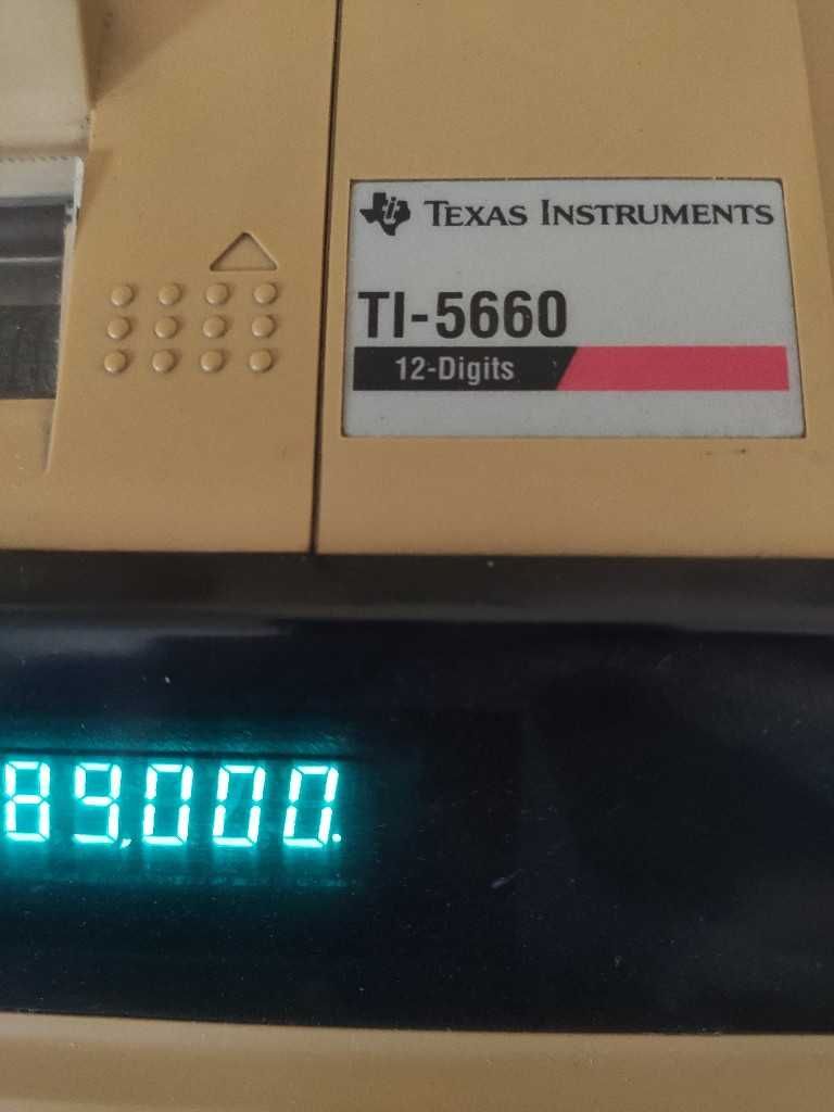 Máquina calculadora Texas Instruments TI-5660