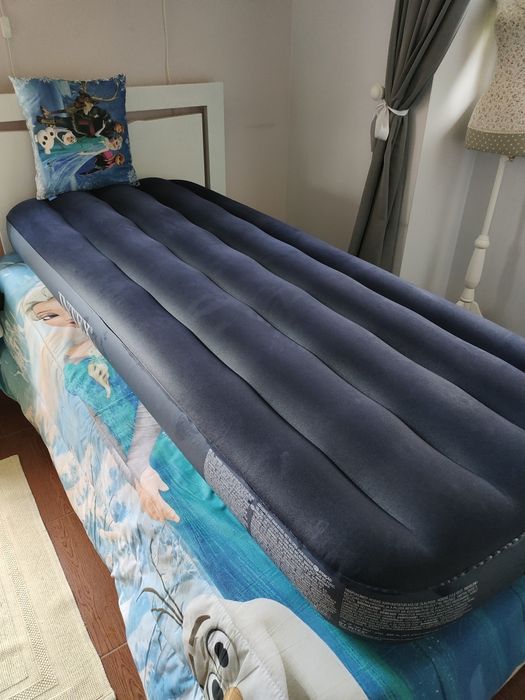 Colchão de encher de marca