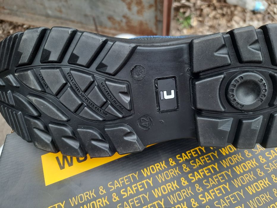 Напівчеревики ,кросівки захисні