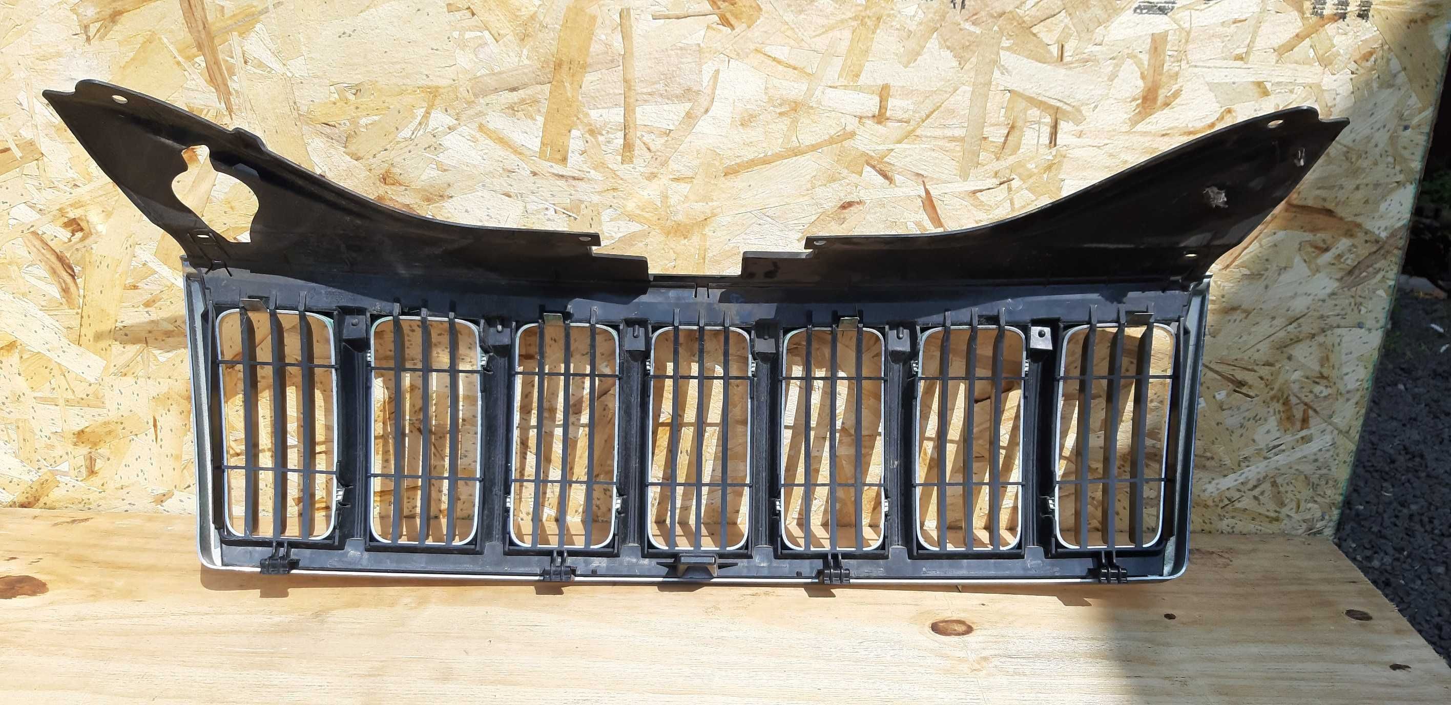 Grill atrapa Jeep Grand Cherokee WK oryginał 05-07r