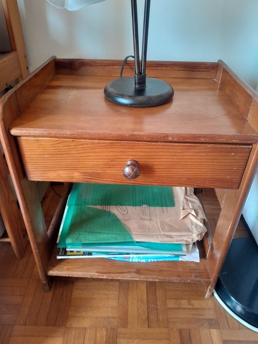 Mesa de cabeceira