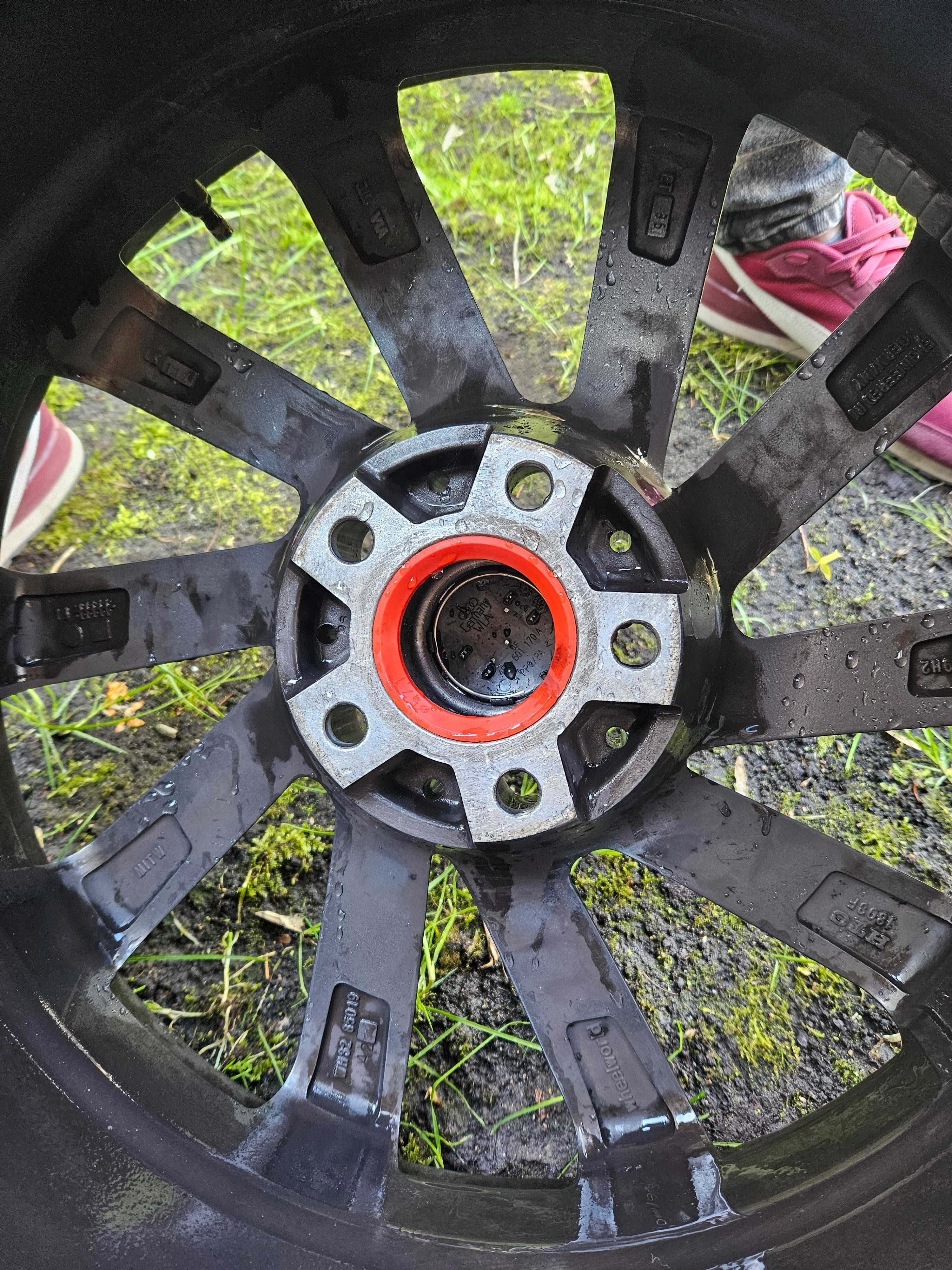 Felgi z oponami letnimi 235/35 R19 5x120 grupa VAG ET35  Audi Skoda VW