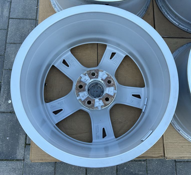 Oryginalne felgi Audi Q5 A3 A4 A5 A6 17" 5x112 8W0 ET38 s-line