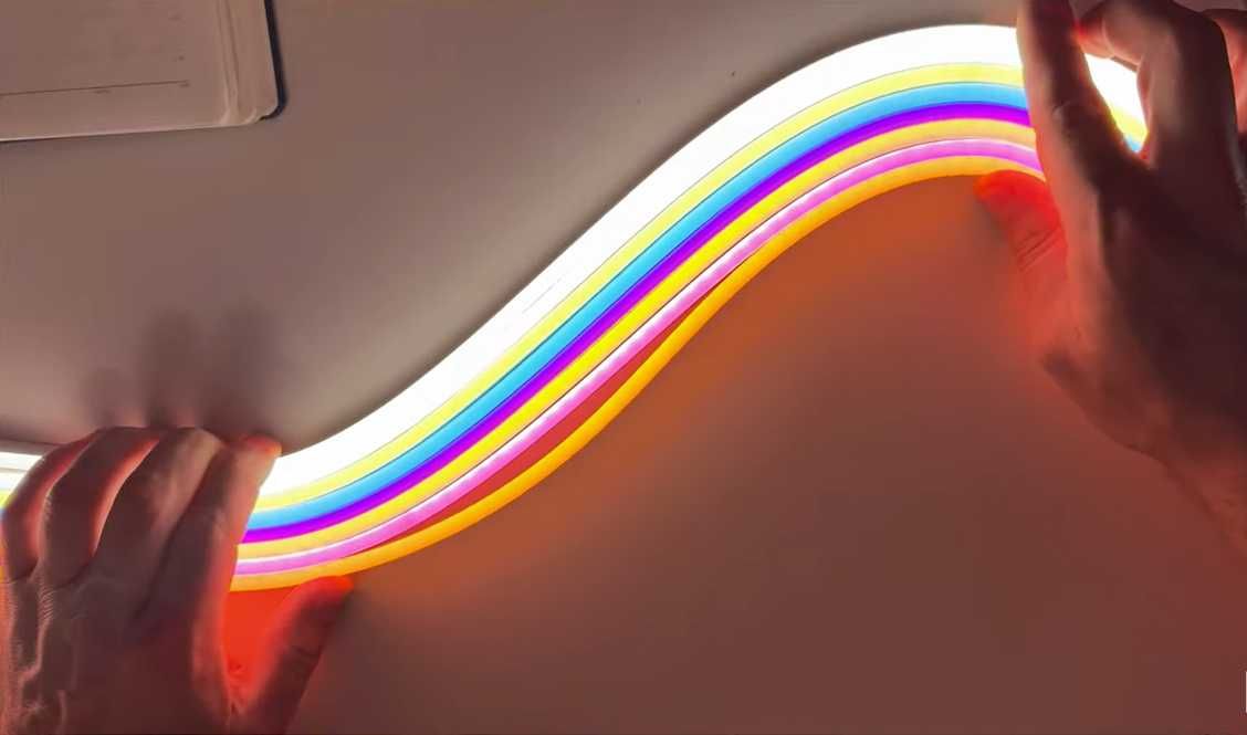 Неонова розумна LED-стрічка 10 м: смарт-керування, USB, пульт.
