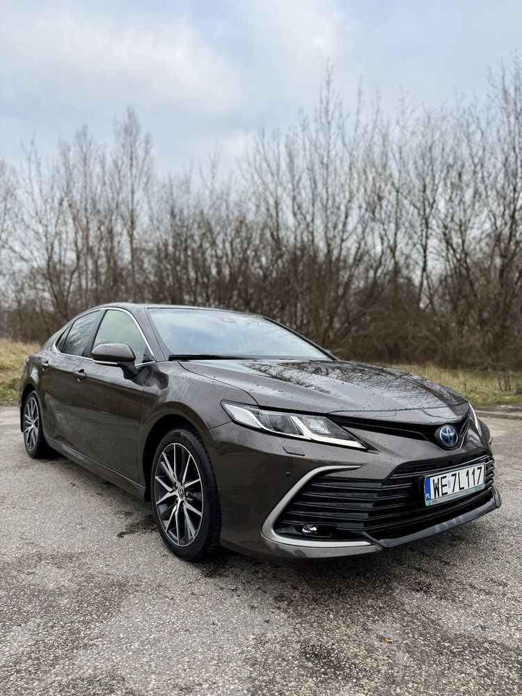 Wynajem Toyota Camry 2.5 HYBRID 2023 automat wypożyczalnia