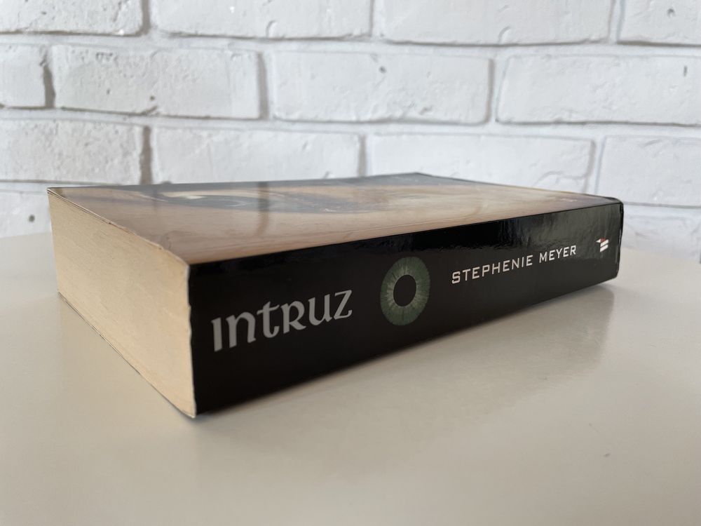 Stephenie MEYER - Intruz (książka)