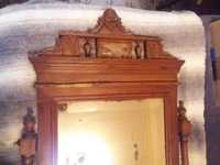 Espelho emoldurado em madeira antigo