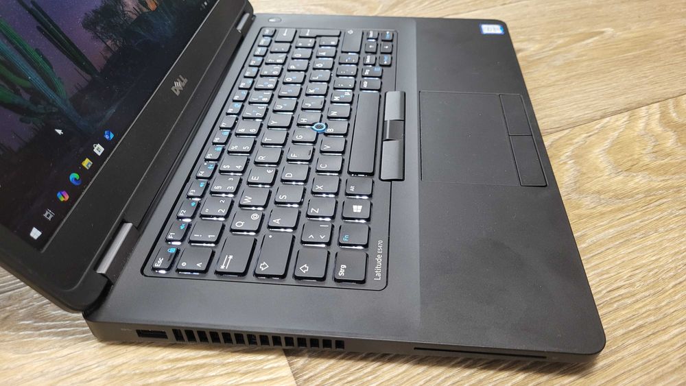 Ноутбук Dell Latitude 5470 i7 6820HQ /intell hd/8gb ddr4/ssd 256gb