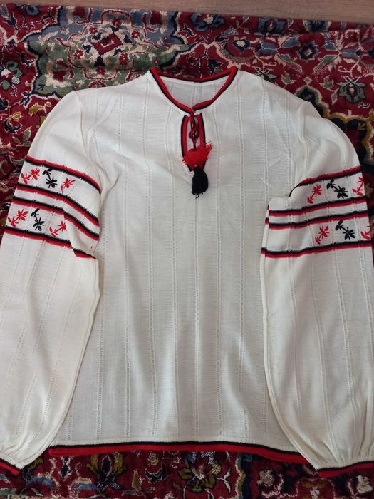 Вышиванка машинной вязки