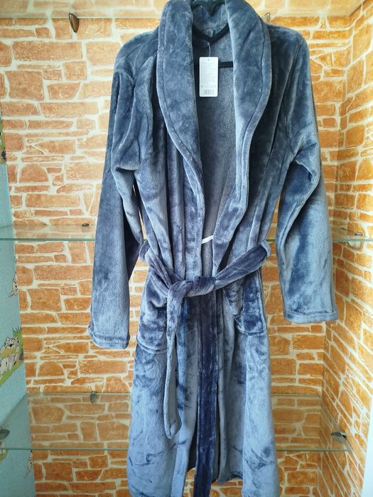 Жіночий халат    L /XL  розмір  з поясом
