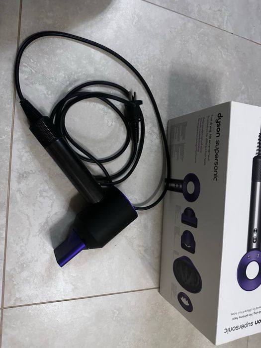 Фен Dyson supersonic