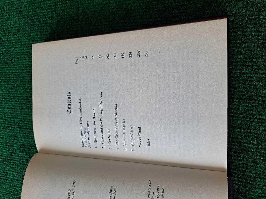 Dracula - Sense & Nonsense - Elizabeth Miller