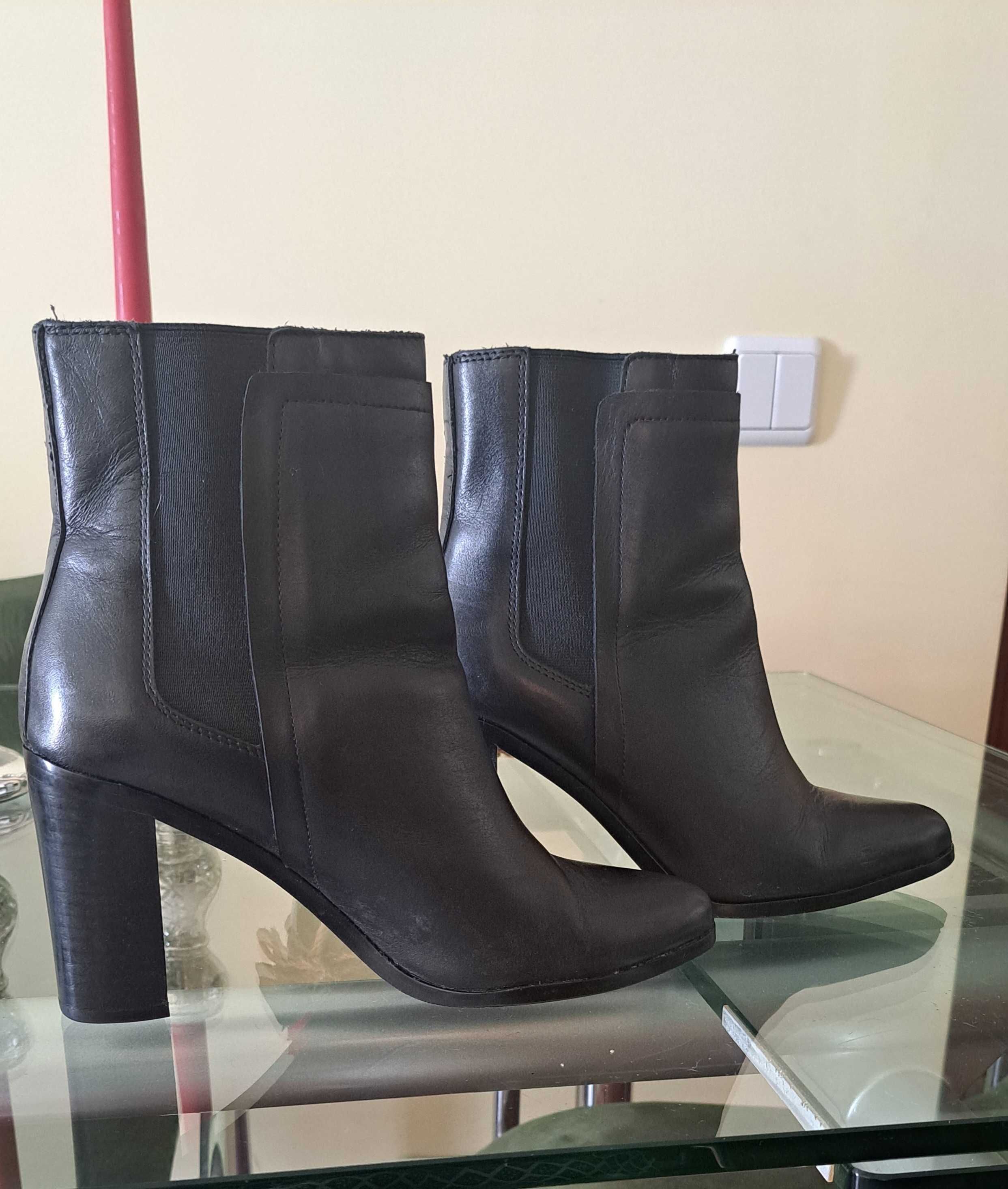 Botas Massimo Duty em excelente estado. N° 37