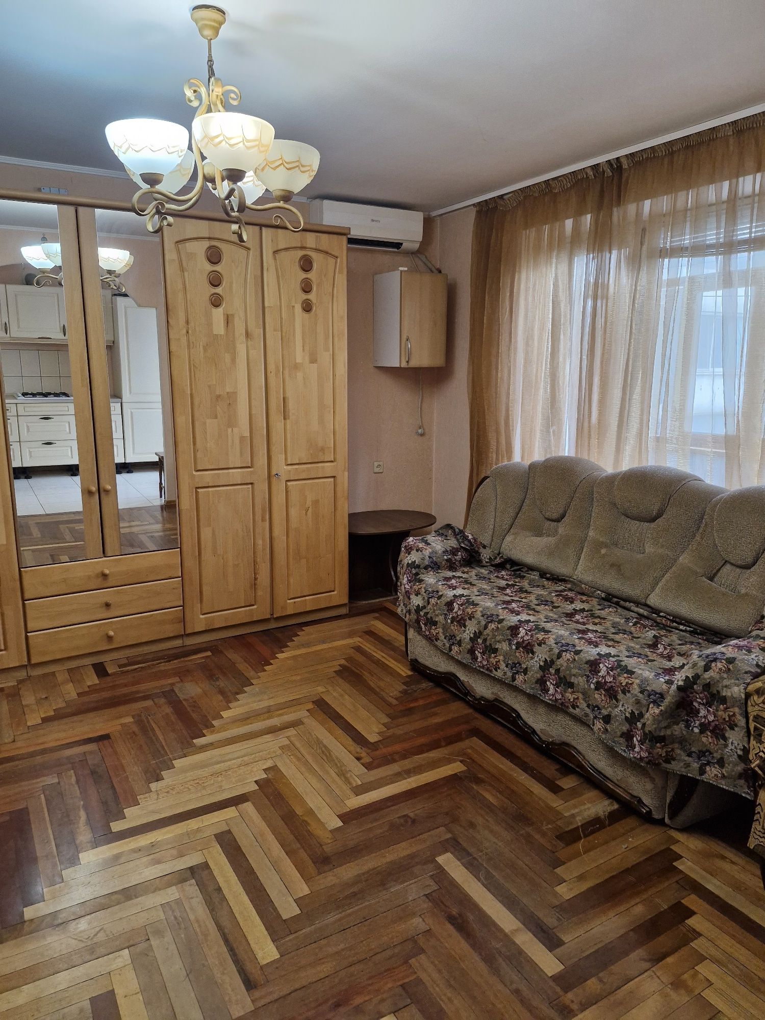 Продам 3х комн. квартиру в Шевченковском р-не по ул.Чаривная 4/9 . Сро