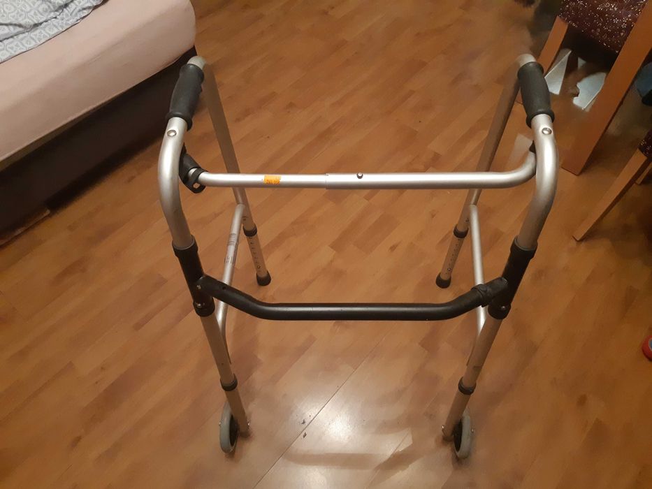 Balkonik rehabilitacyjny 3-funkcyjny składany Armedical AR-008