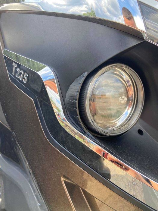 Трактор Valtra T235