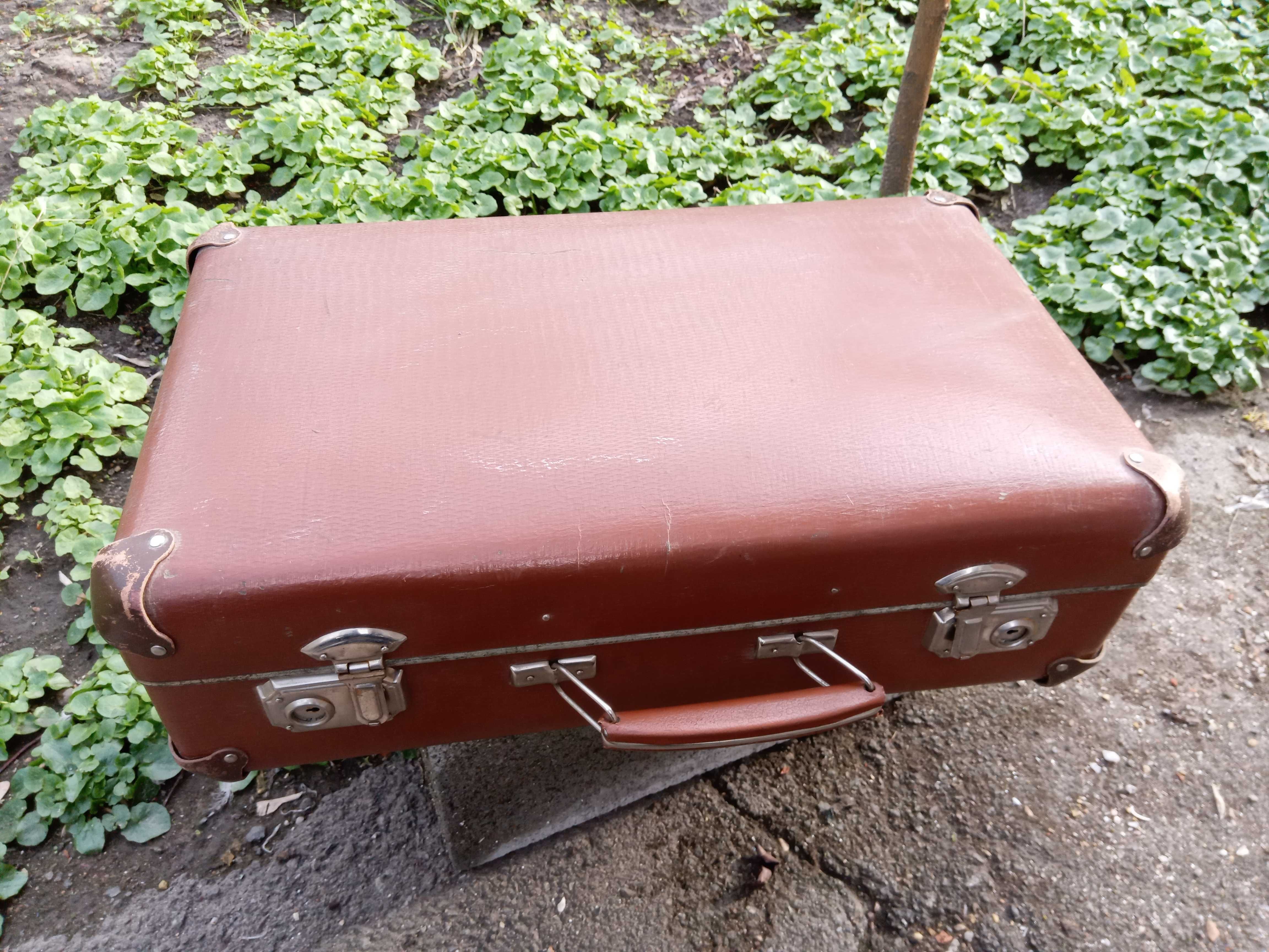 Чемодан винтажный / Vintage suitcase, International shipping available