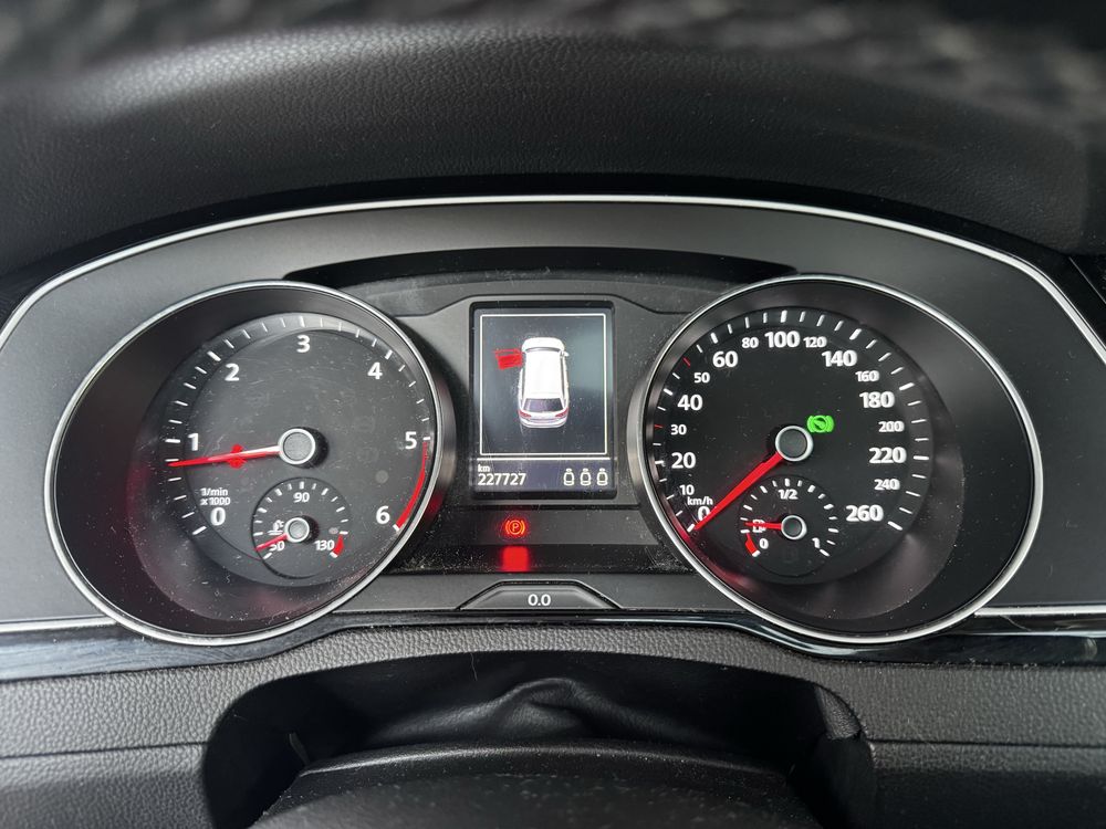 VW Passat Variant Highline 1.6 TDi 120cv DSG7
