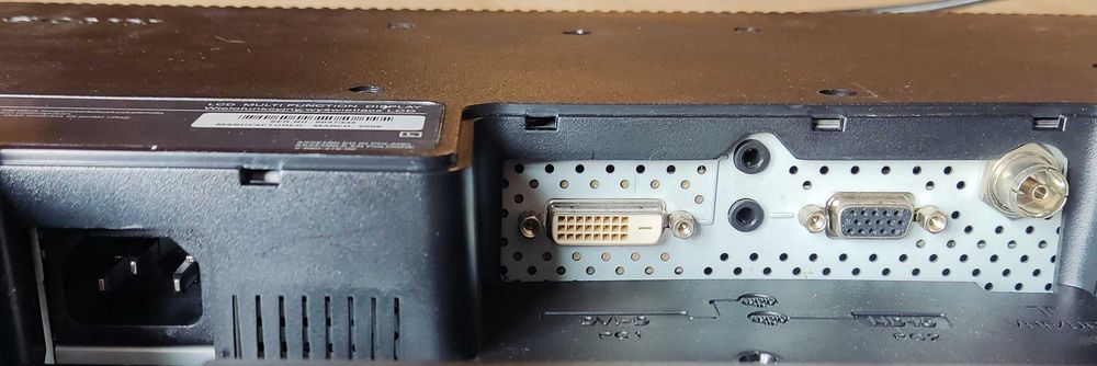 SONY MFM-HT75W 17" LCD – TV/monitor HD-Ready z pilotem,wejścia analog