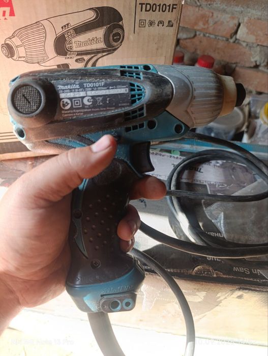 Ударний шуруповерт макіта