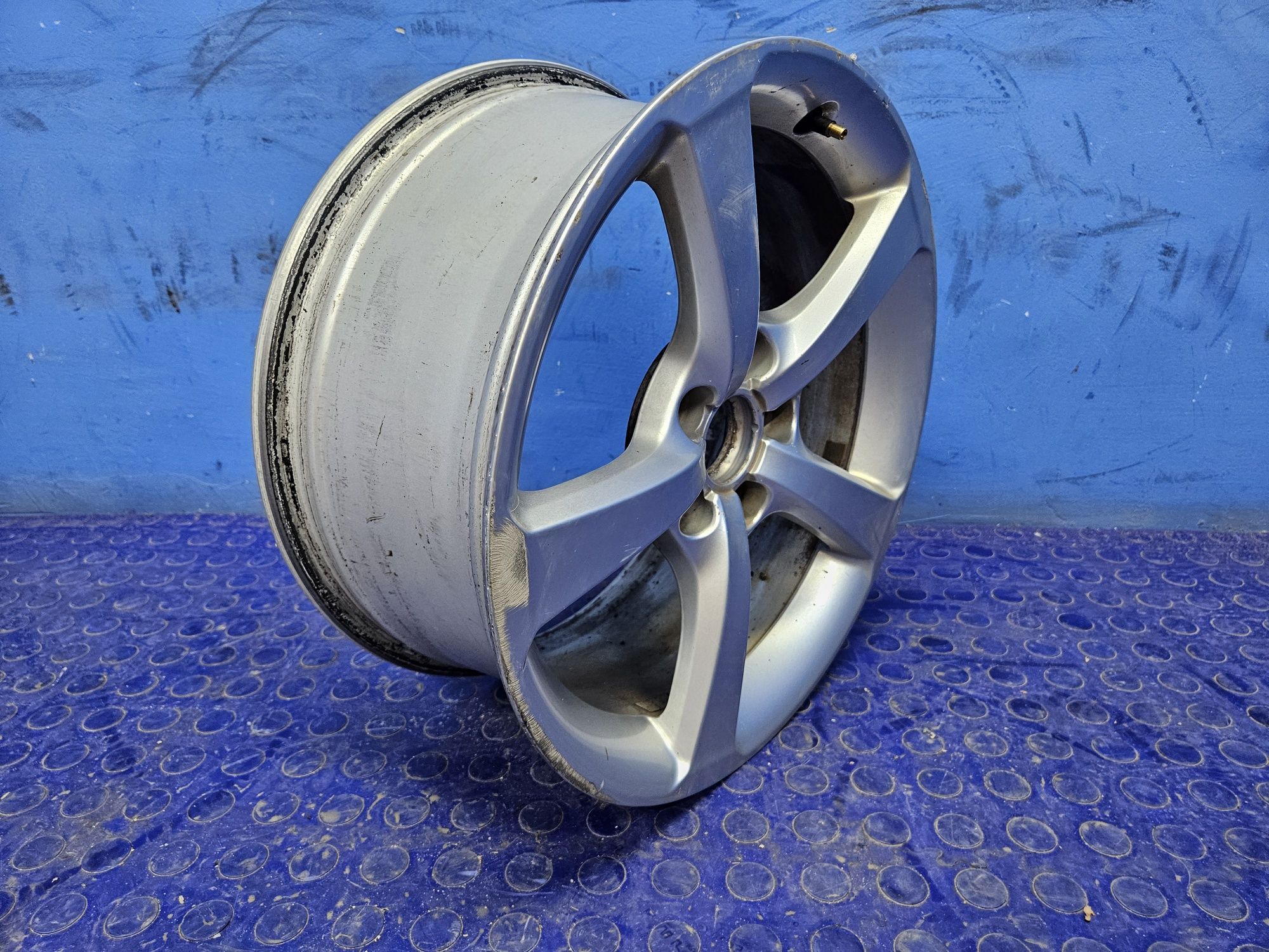 FELGA aluminiowa AUDI A3 8V 17" 7.5J ET 43 5x112 oryginał