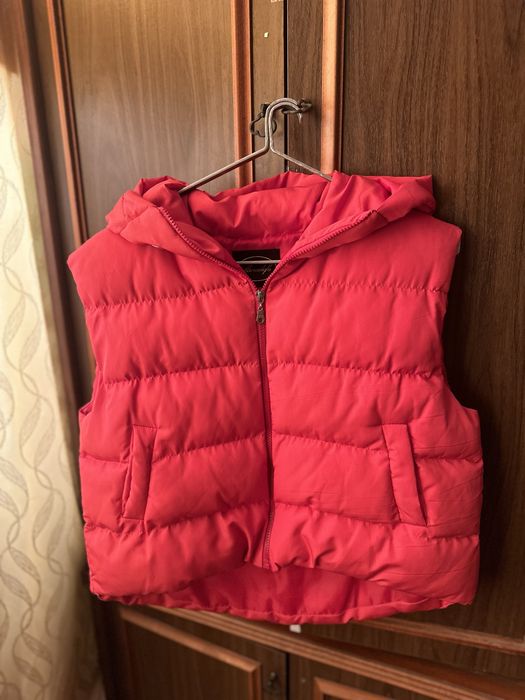 Жилетка крассная оверсайз