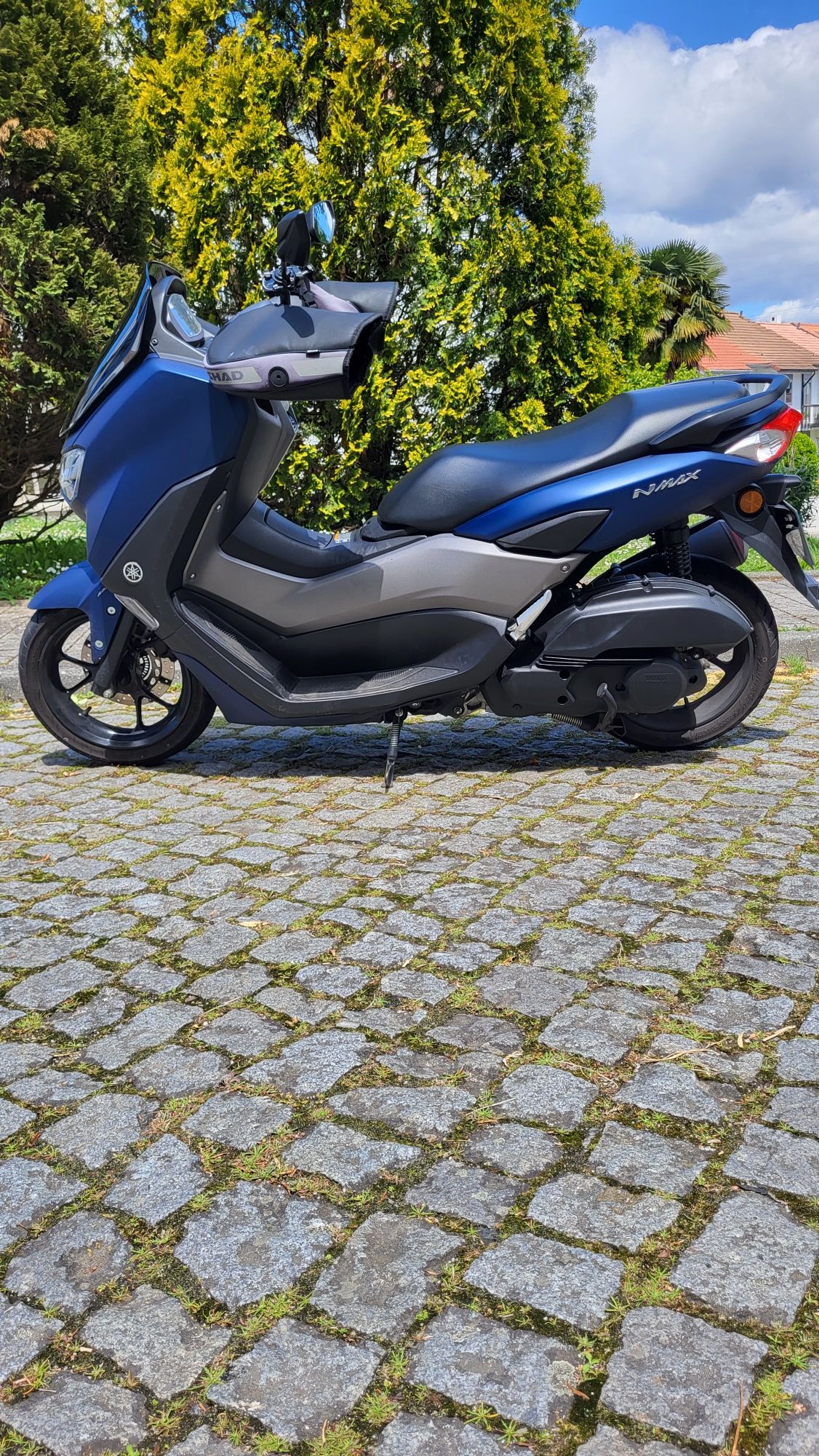 Vendo NMAX scooter
