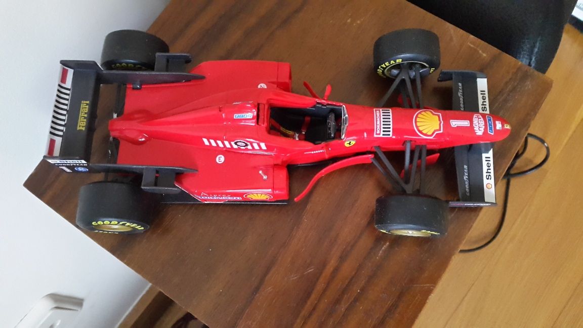 Miniatura Ferrari F1 Michael Shumacher escala 1:20