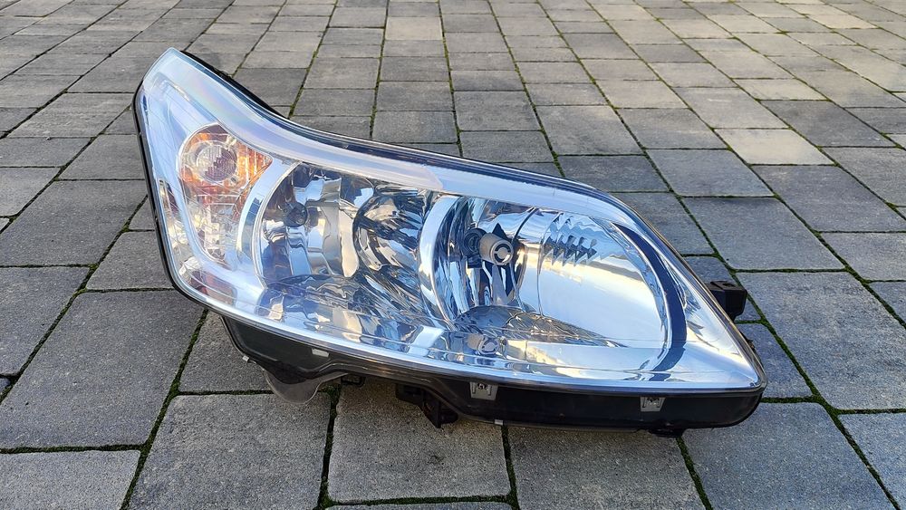Lampa prawa przednia przód Citroen C4 Depo
