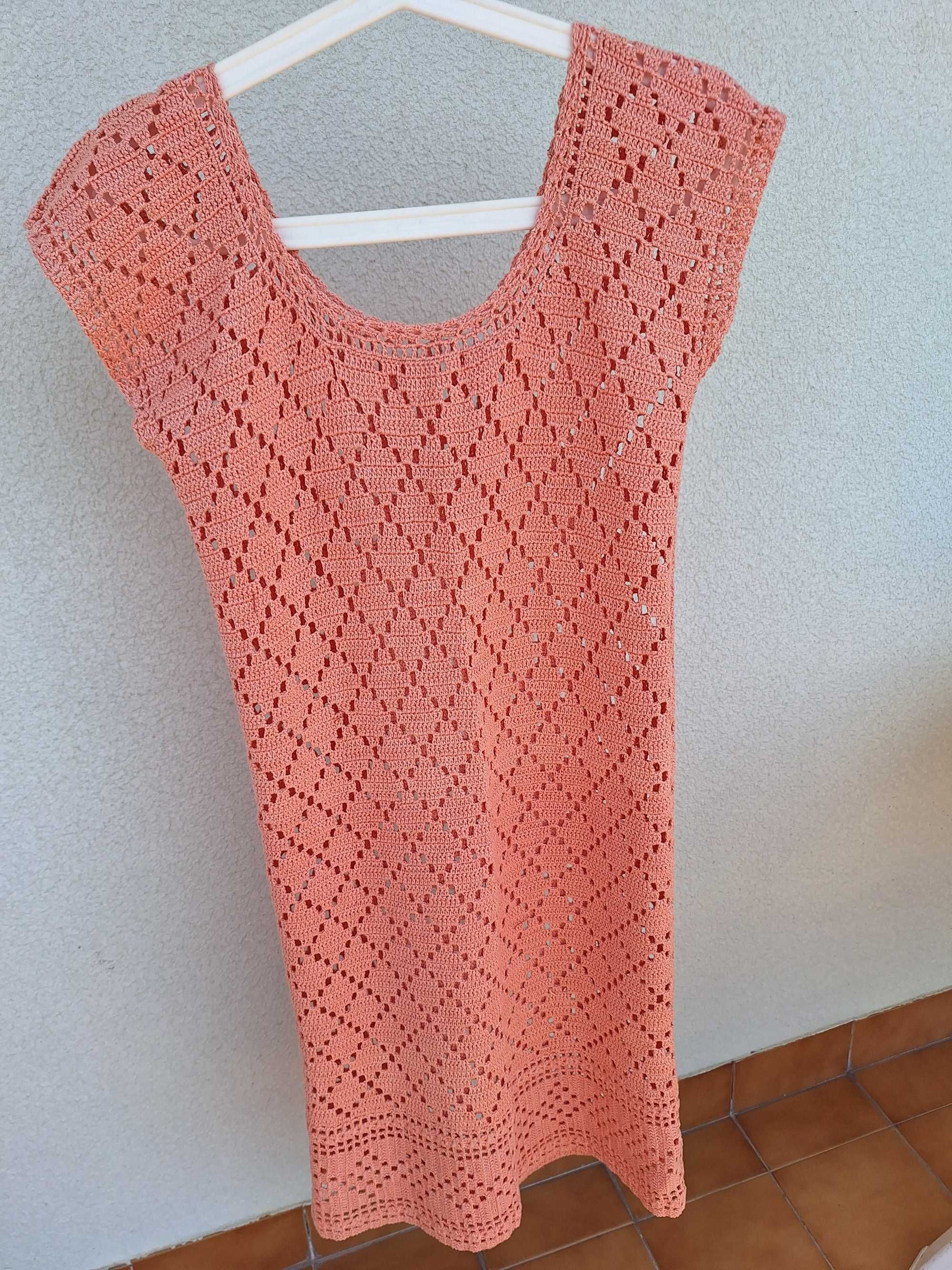 Vestido de croché feito à mão