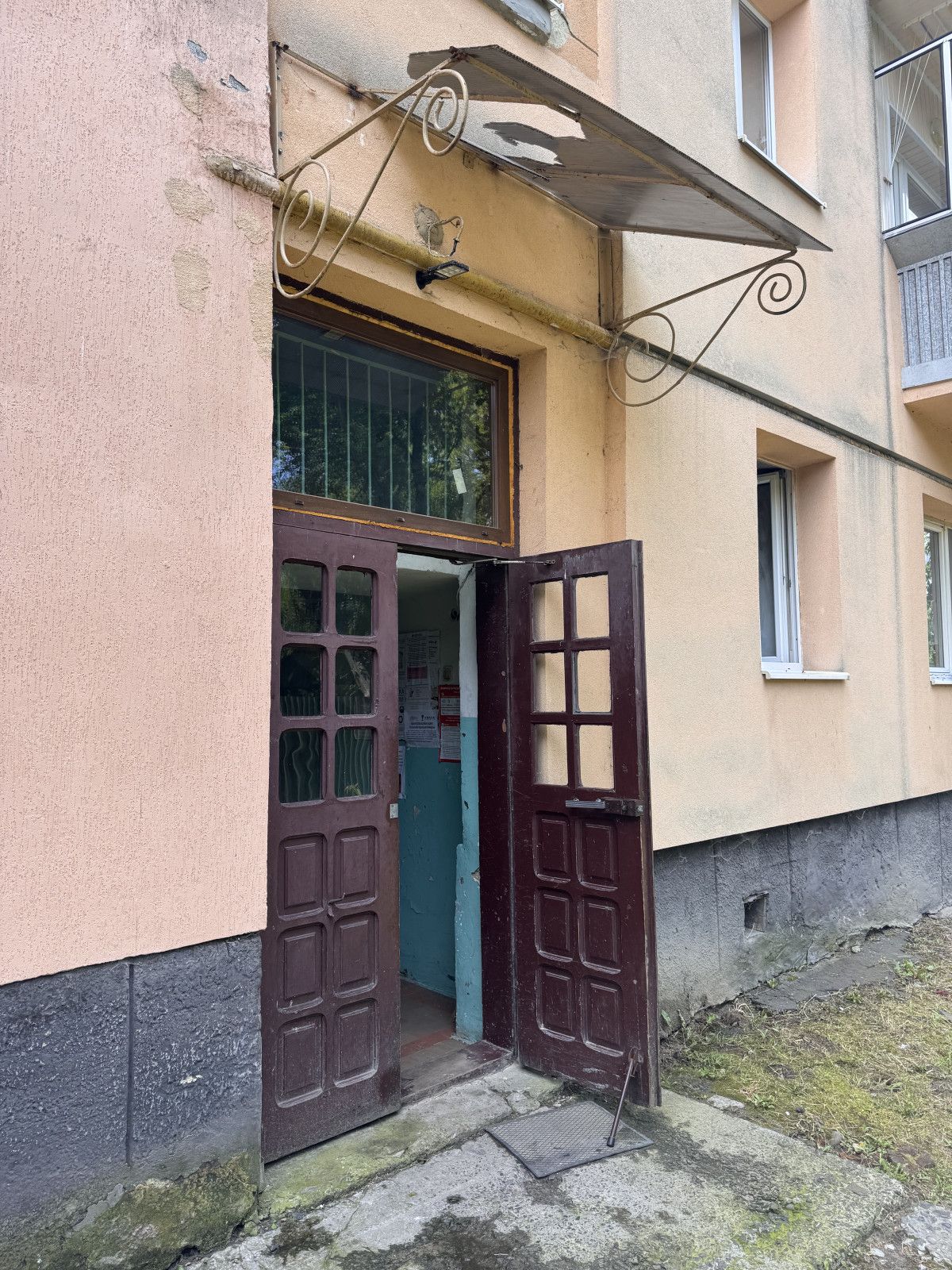 Продаж 2-кім. квартири 51 м.кв., в. О. Ольжича 60 тис дол