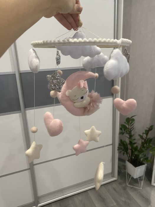 Мобіль на ліжко ручної роботи