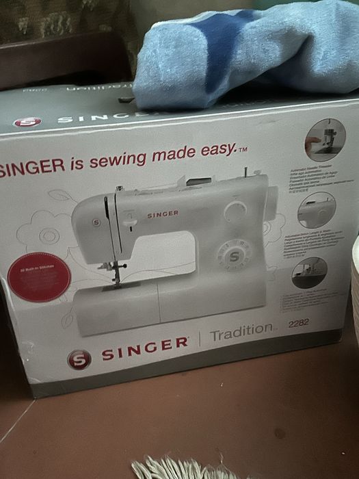 Швейна машинка електромеханічна Singer Tradition 2282