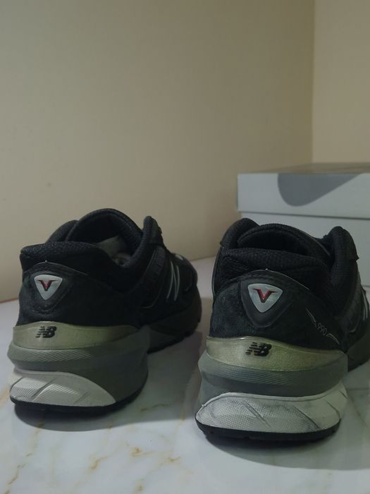 Оригінальні кросівки New Balance 990v5
990v5