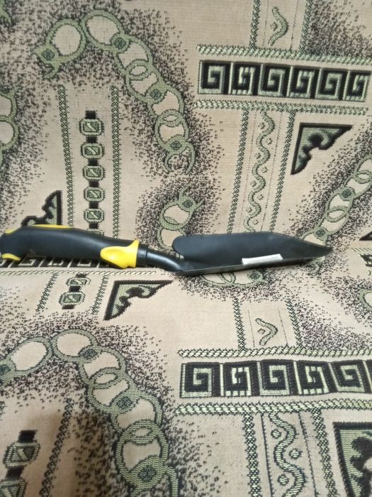 Лопатка садова нова 50 грн