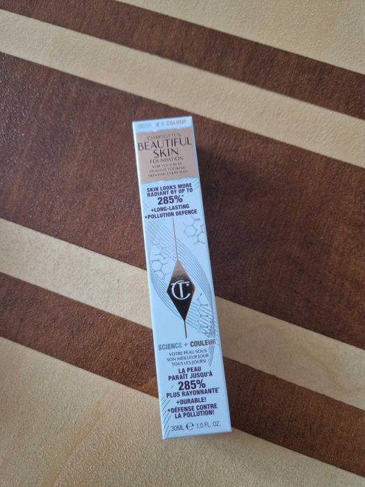 Nowy Charlotte Tilbury Beautiful skin  Foundation 4 Neutral podklad