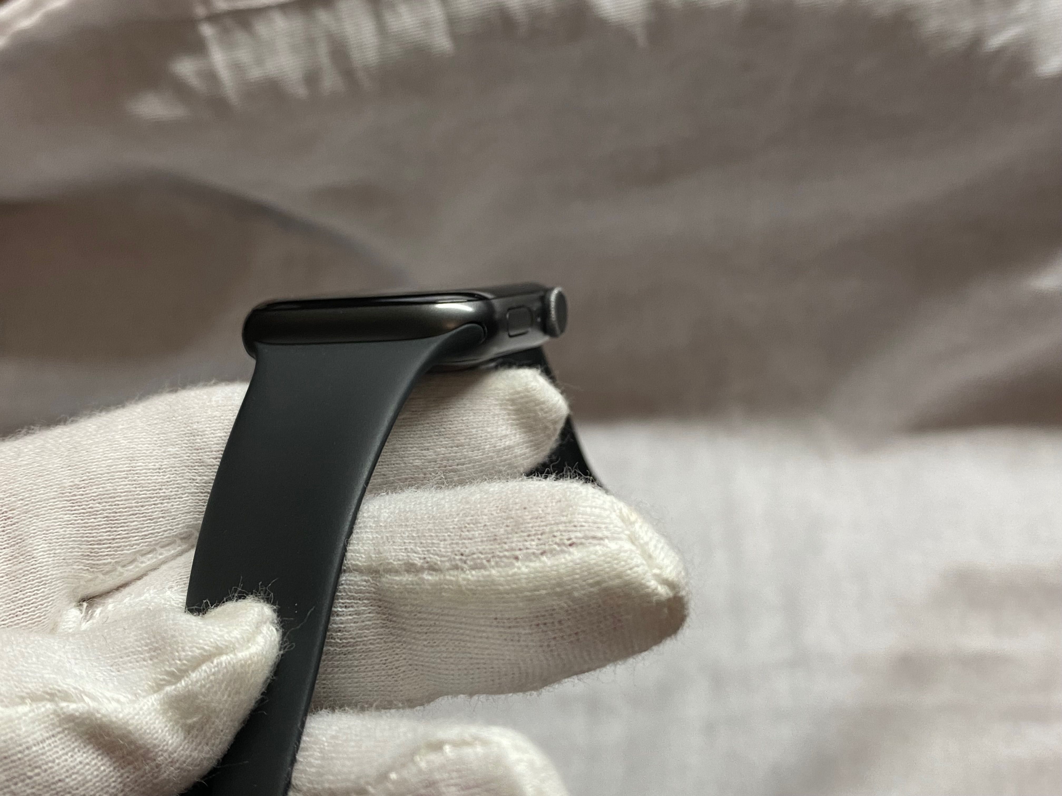 Apple Watch SE 44 mm годинник