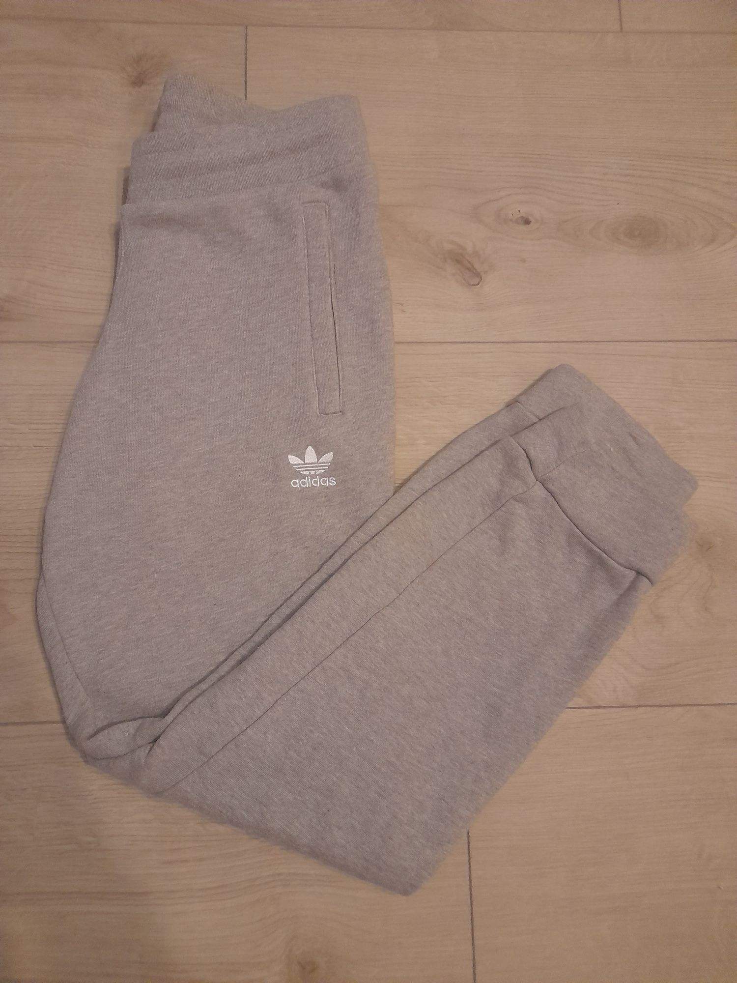 Spodnie dresowe Adidas originals haft logo