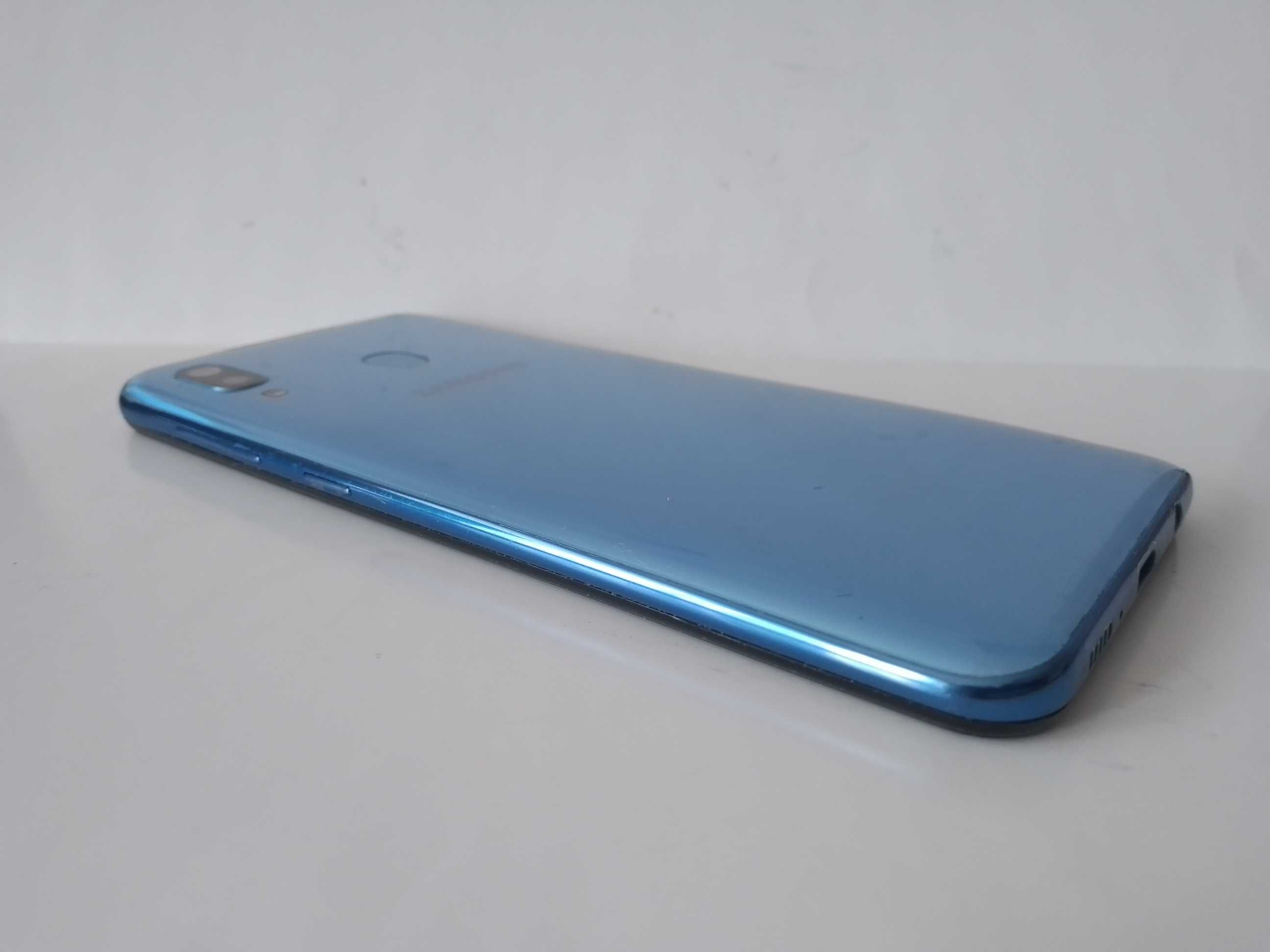 Смартфон Samsung Galaxy A30 3/32GB SM-A305FN/DS